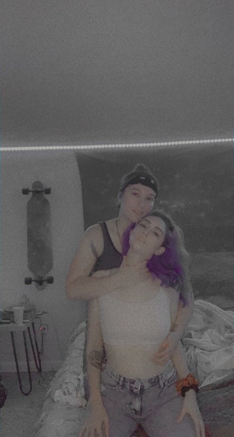 That Horny Lesbian Couple modèle magnifique img