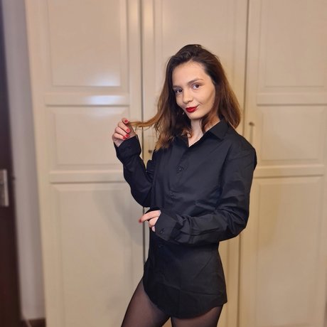 Mia OF mannequin photo