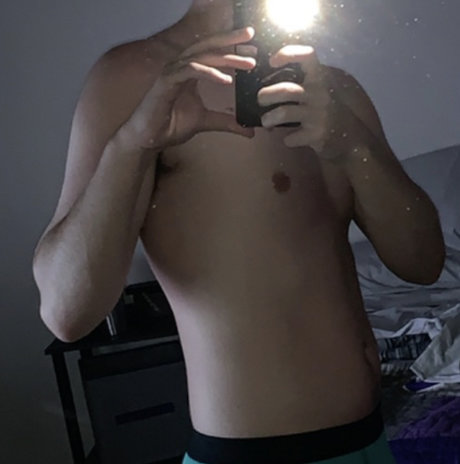 Bryce Canton star du porno en haute qualité img