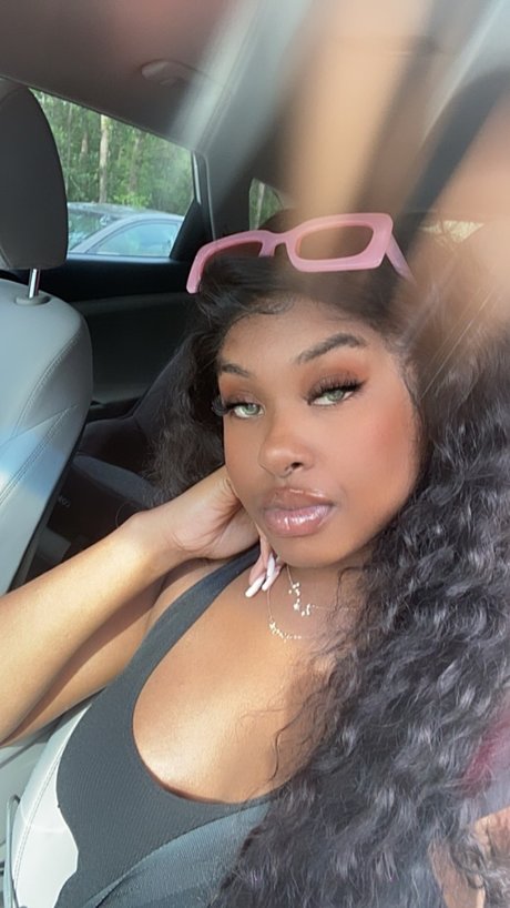 Milaann star érotique images