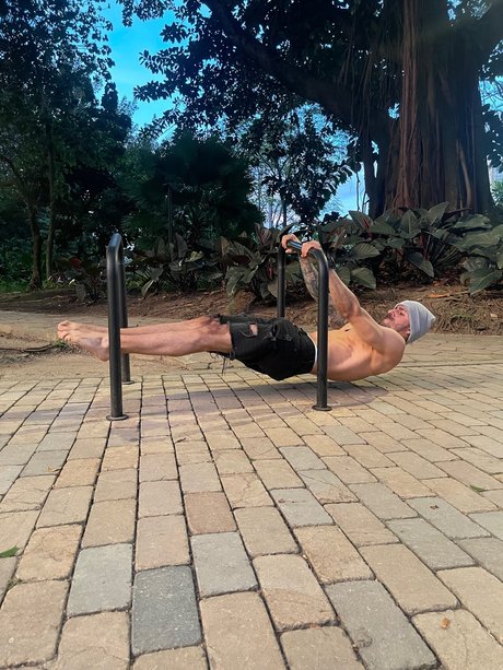 Mike Zander actrice porno des photos