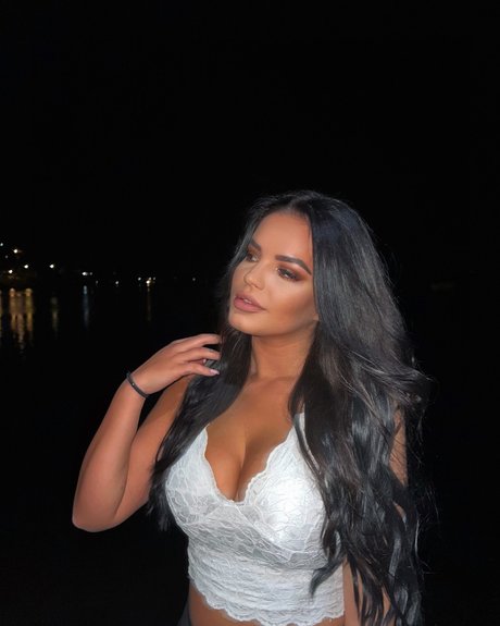 Anastasia Belyaeva haut de star du porno photo