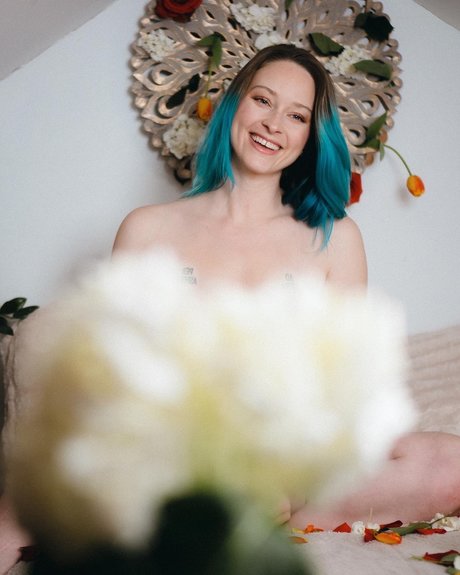 Mikaela K étoile exclusive images