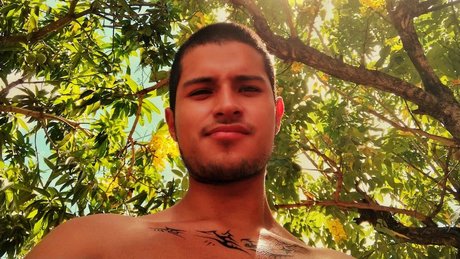 leavexxx modèle érotique galerie