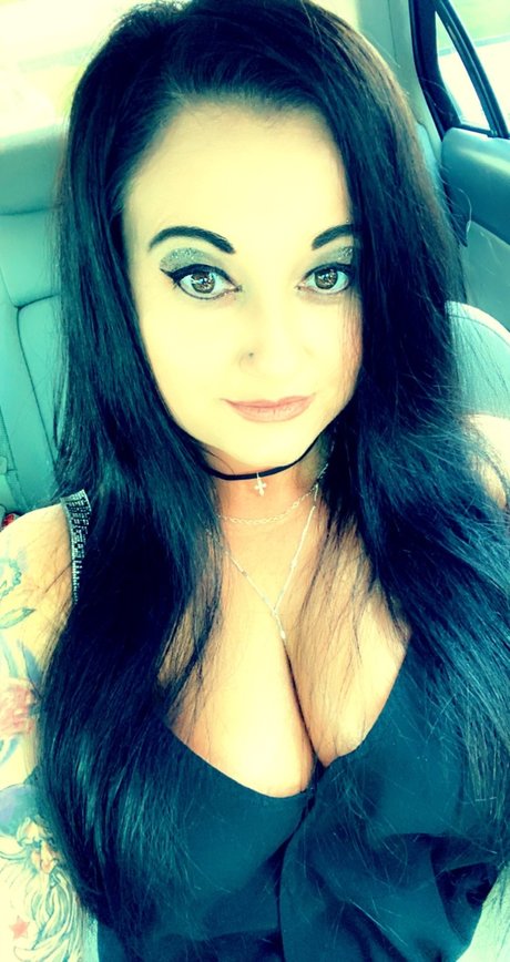 Allthatglittersisboom modèle adulte galerie