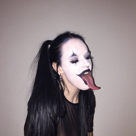 MINA DE SADE modèles nus archive