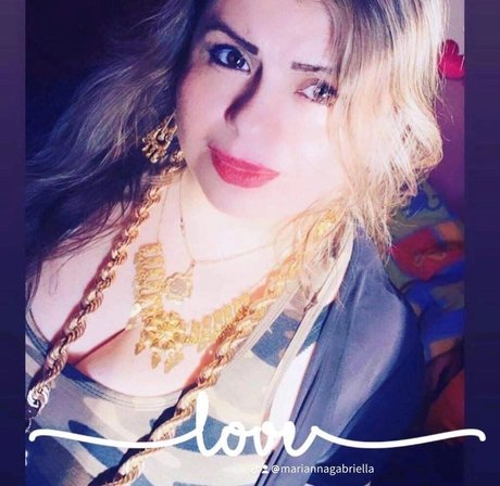 Chanel G_ star du porno en haute qualité photos