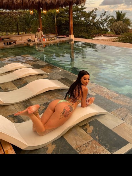 Carly B nus de stars du porno photos