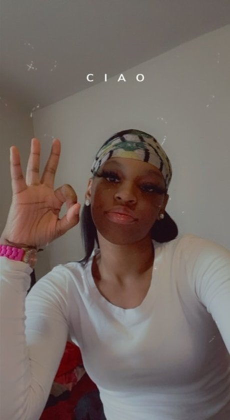 JourneeMommie__ star du porno en haute qualité image