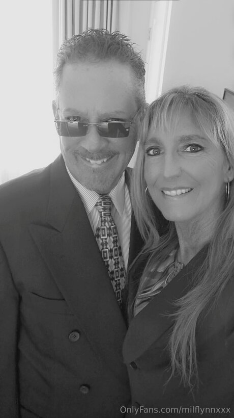 MilfLynnXXX star exclusive photos