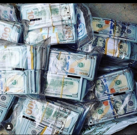 MissBadu actrice sexy images