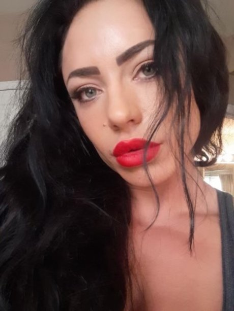 Karina Costa star du porno chaud photos