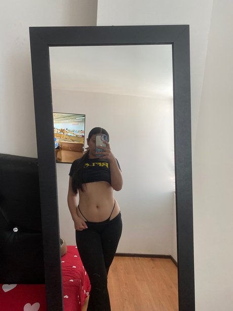 Carolina s little world_ étoile nue galeries