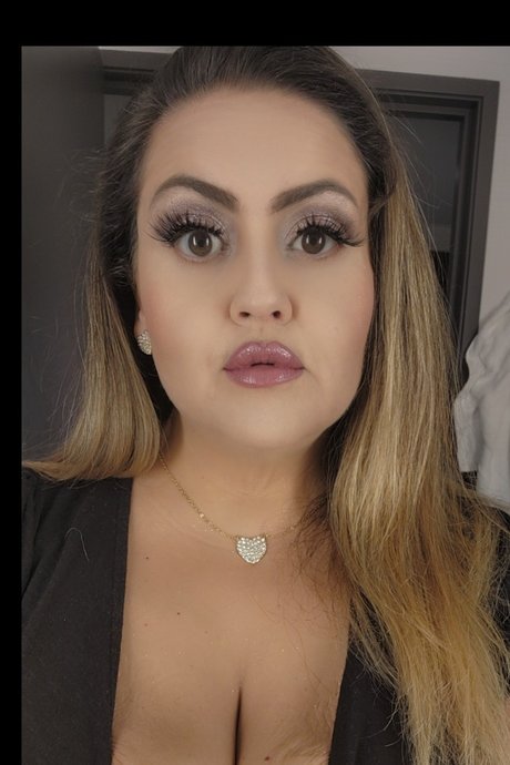 MissMeowewoweee modèle porno photos