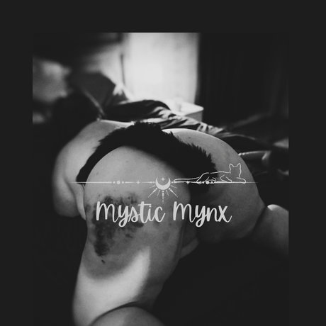 Mystic Mynx star du porno chaude images