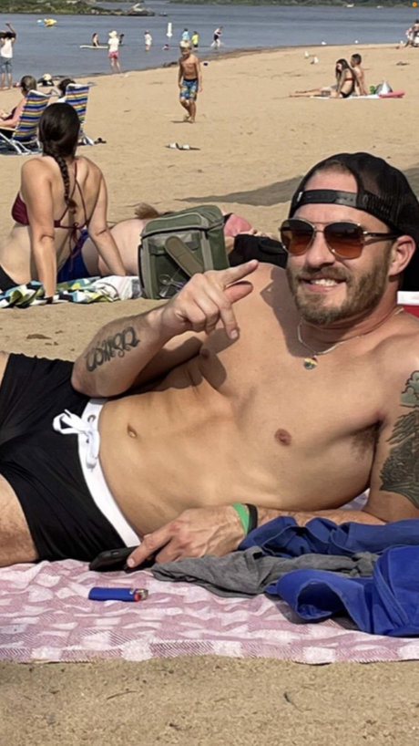 Layson Brush_ modèle magnifique archive