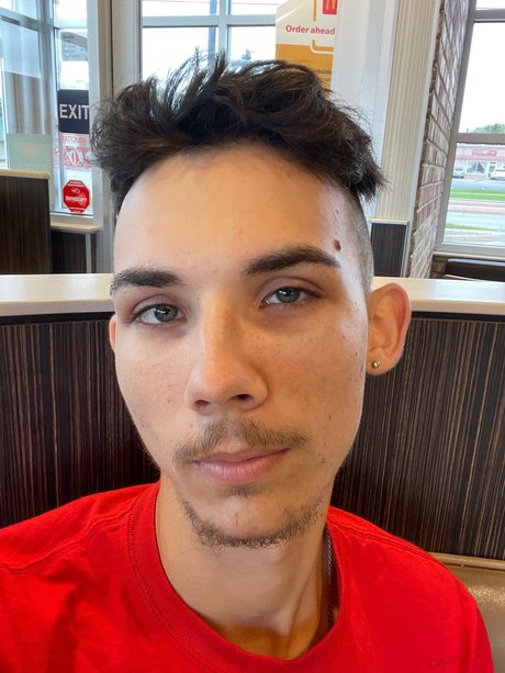 Andrew Gomes modèle adulte image