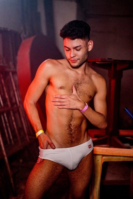 Hanry modèle nu galerie