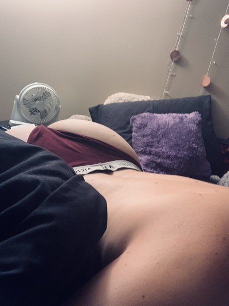 J Cierra_ étoile nue image