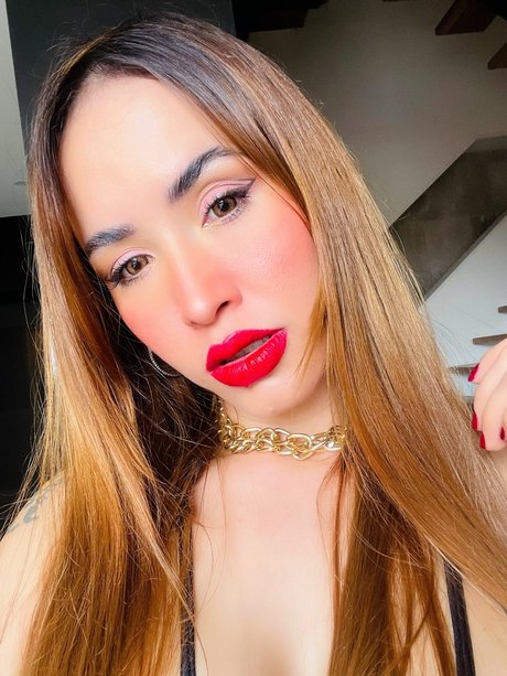 V E N U S_ actrice pornographique des photos