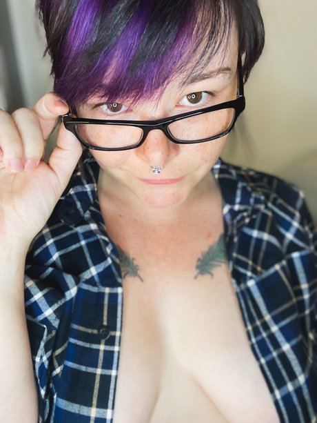 Modest Molly actrice libre galeries