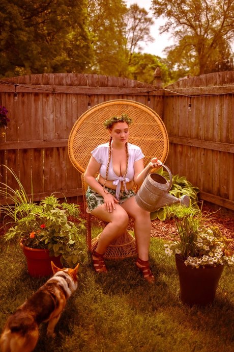 Modeled after the McK modèle chaud collection