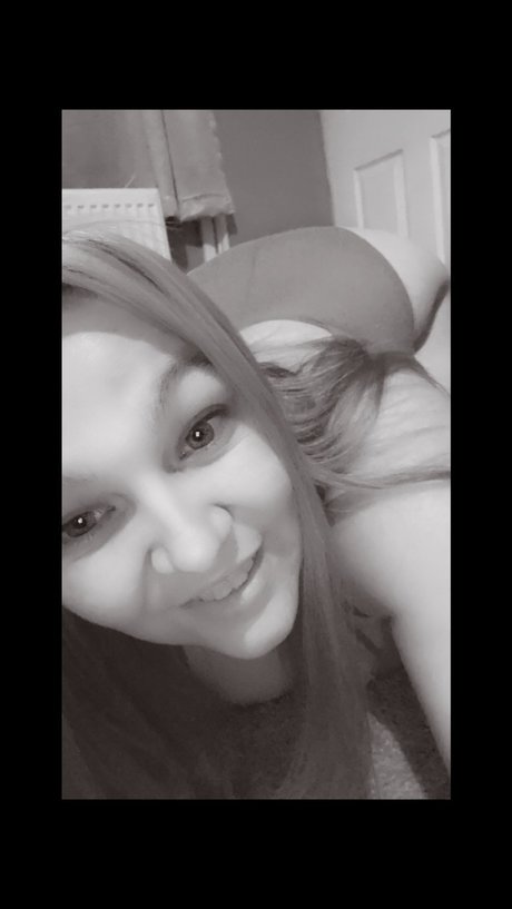 _CHUBBY WELSH BABE_ modèle de sexe galerie