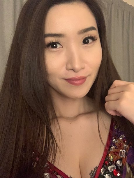 Mizuki Ogata modèle parfait img