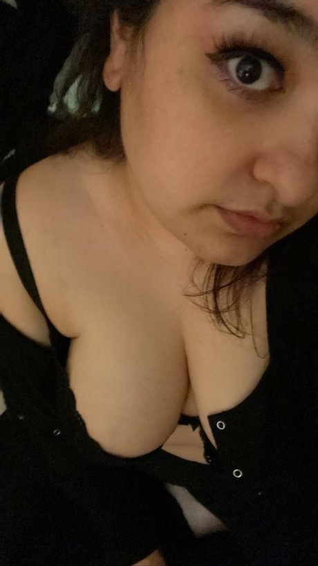 Moon Brat star érotique galerie