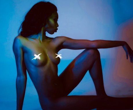 The Galactic Goddess Lips_ actrice exclusive des photos