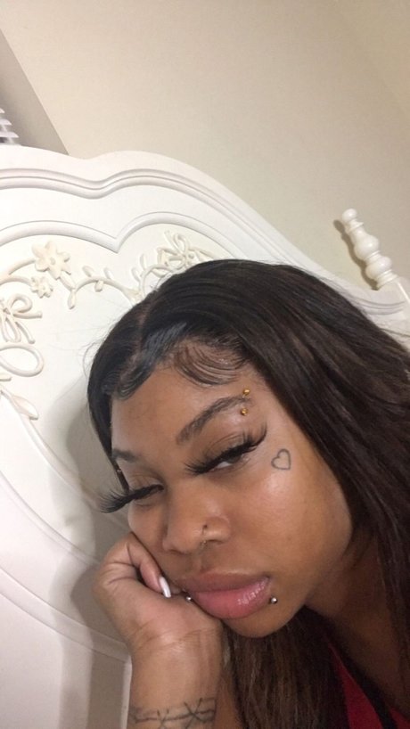 Monaee star du porno adulte galeries