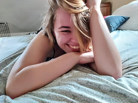 Molly Moxie actrice exclusive photos