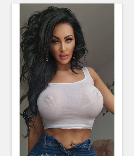 Karra the Sinner nus étoiles photo