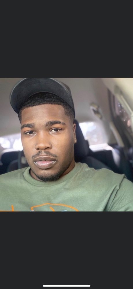 MR Pretty Dick star du porno hd photo