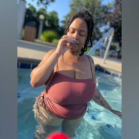 _Sylvia Half Fans_ modèle de sexe img