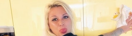 Mrs Housemother xxx star du porno des photos