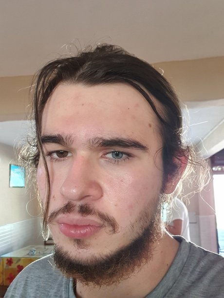 JOSEG actrice adulte des photos