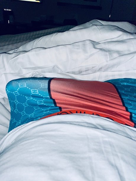 Mrlongstrokxxxx étoile nue img