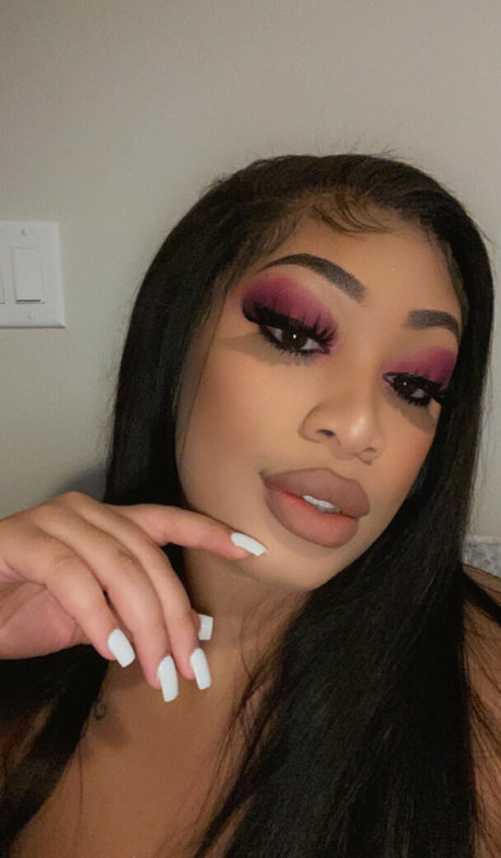 ébène baise onlyfans gratuit xxx collection