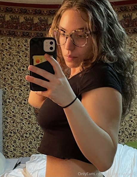 ella enchanted2 star érotique des photos