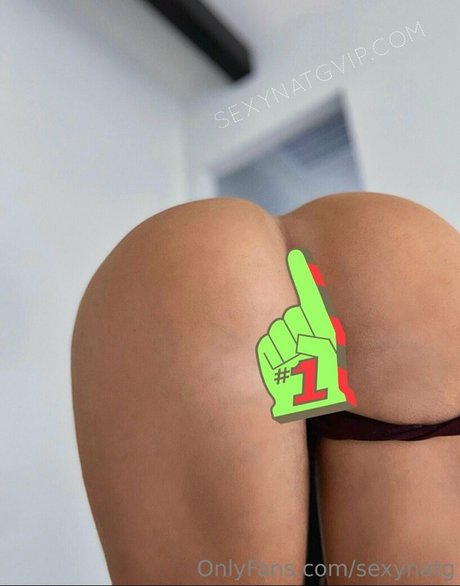 rousse aux gros seins onlyfans sexy de haute qualité images