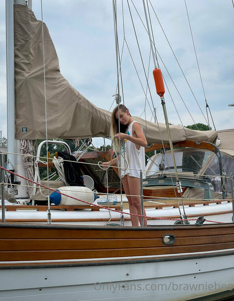 Brawniebee modèle érotique photos