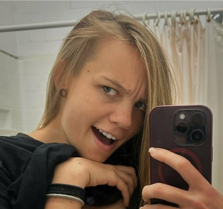 Brawniebee star du porno hd images