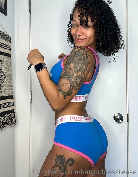 infirmière brune onlyfans pornographique érotique photos