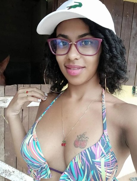 Cerejinha Petuziano art de star du porno galerie