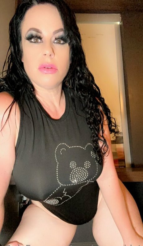 msvirgoperidot modèle joli photo