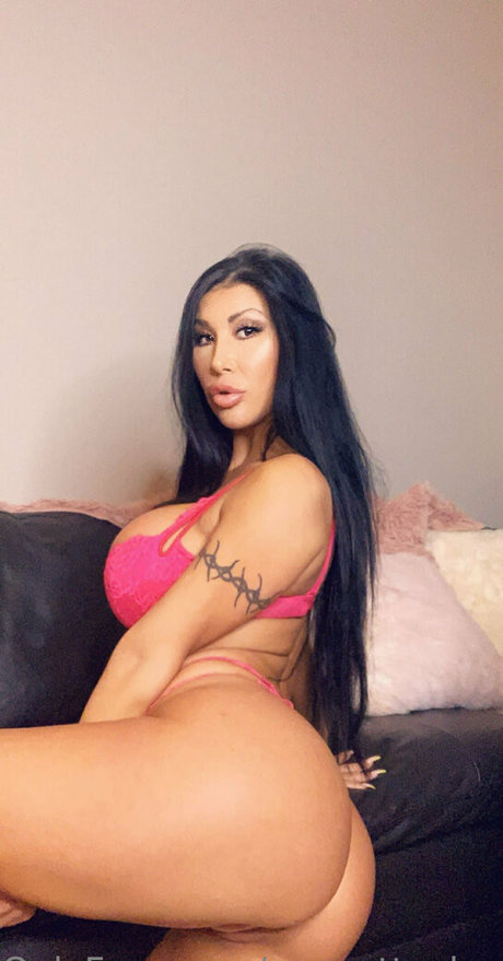 blonde aux gros seins onlyfans très chaud des photos