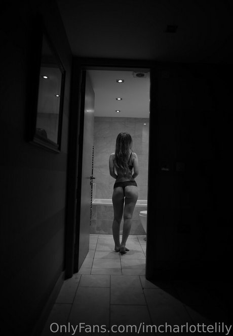 imcharlottelily modèle pornographique image