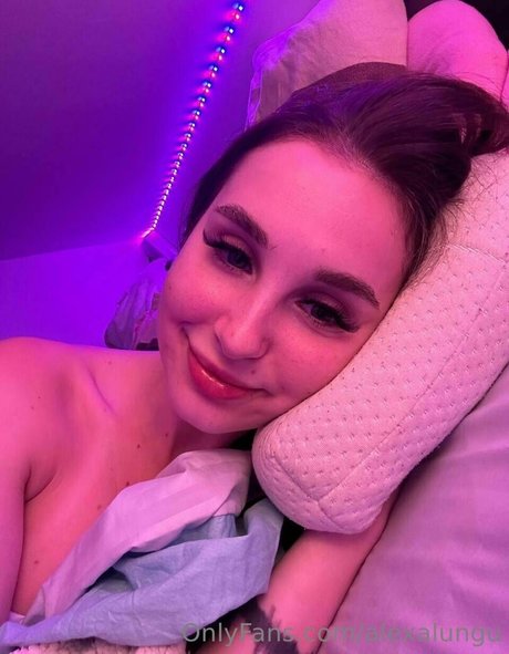 bbw gothique uniquementfans des nus parfaits image