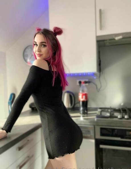 alexalungu modèle érotique archive